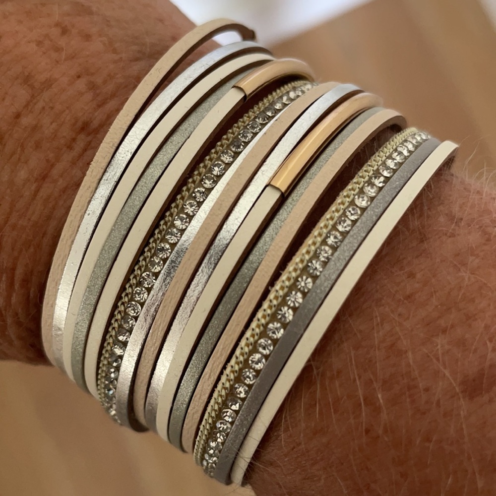 NIB Azora magnetic clasp bracelet